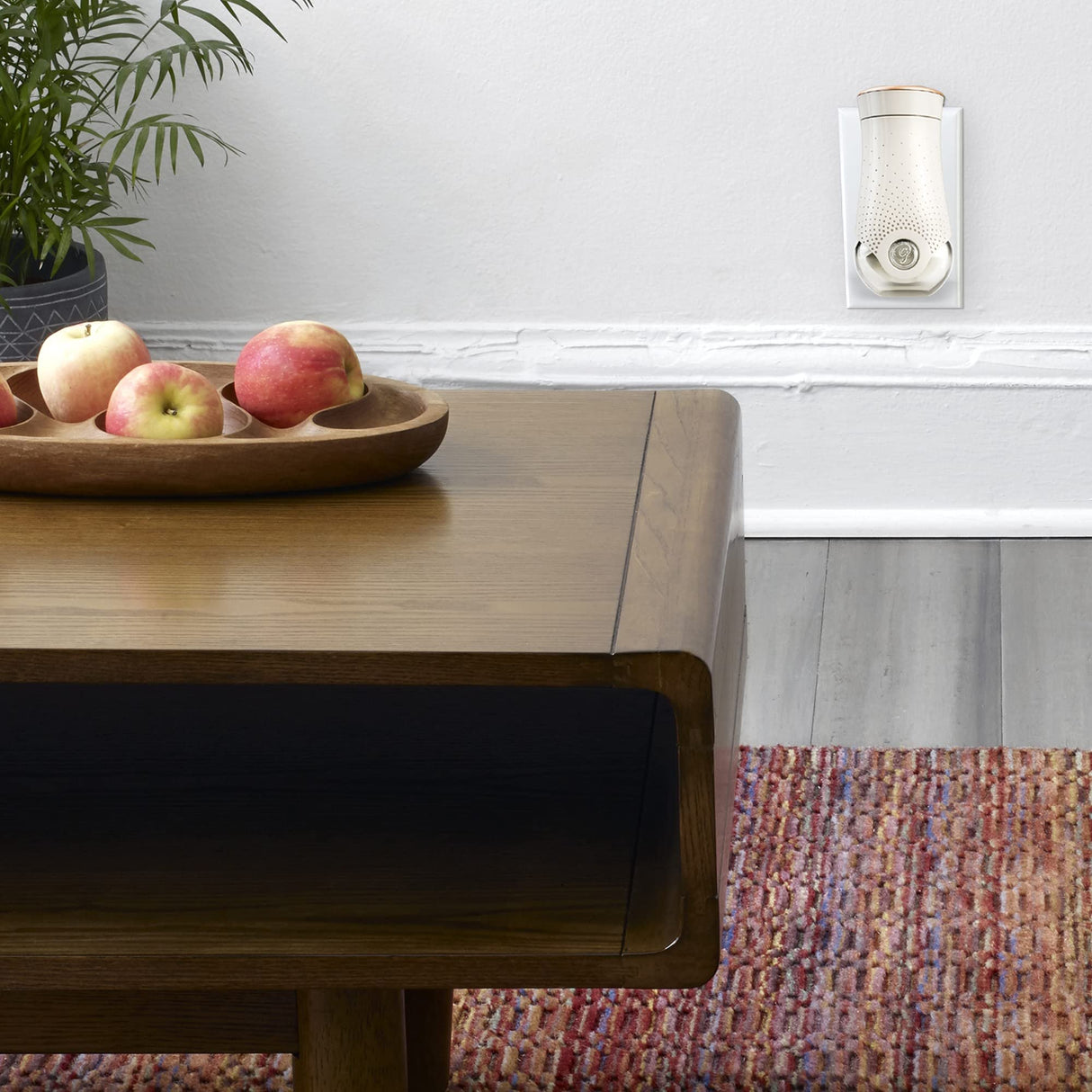 Glade PlugIns Refills Air Freshener Starter Kit, Scented and Essential Oils for Home and Bathroom, Apple of My Pie, 0.67 Fl Oz, 1 Warmer + 1 Refill