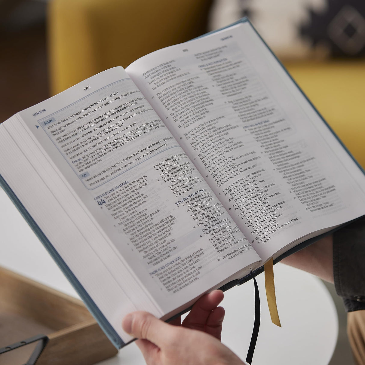 NKJV, The Bible Study Bible, Hardcover, Comfort Print: A Study Guide for Every Chapter of the Bible [Hardcover] O'Neal, Sam