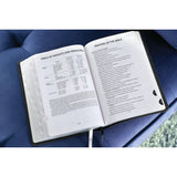 NIV, Compact Center-Column Reference Bible, Leathersoft, Black, Red Letter, Thumb Indexed, Comfort Print [Imitation Leather] Zondervan