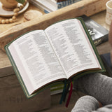 NKJV, Thinline Reference Bible, Large Print, Premium Goatskin Leather, Green, Premier Collection, Red Letter, Comfort Print: Holy Bible, New King James Version Thomas Nelson
