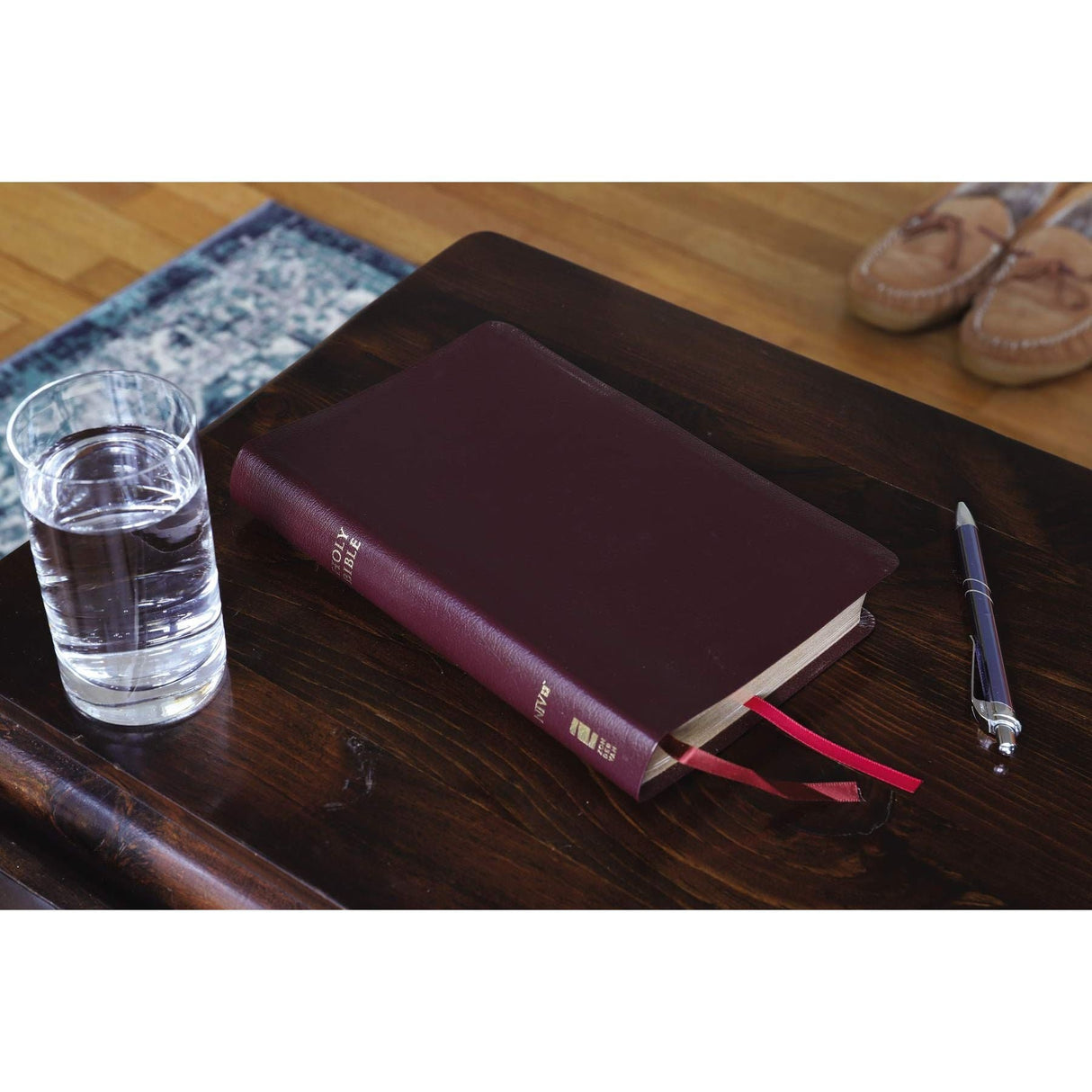 NIV, Thinline Reference Bible (Deep Study at a Portable Size), Bonded Leather, Burgundy, Red Letter, Thumb Indexed, Comfort Print [Bonded Leather] Zondervan